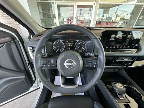Used 2023 Nissan Rogue SL w/ SL Premium Package AWD/4WD image 12