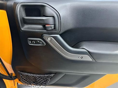 Used 2012 Jeep Wrangler Unlimited Sport AWD/4WD image 32