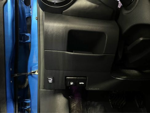 Used 2023 Nissan Kicks SR w/ Interior Electronics Package FWD image 19