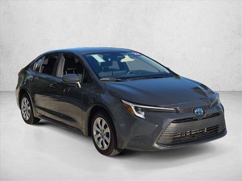 Certified 2023 Toyota Corolla LE FWD image 3