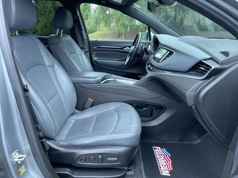 Used 2023 Buick Enclave Premium image 29