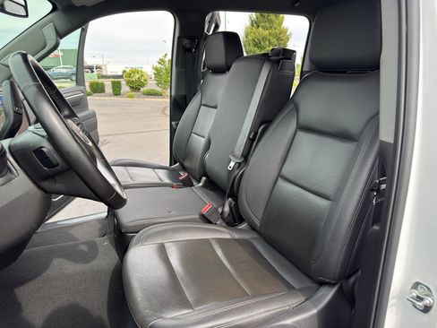 Used 2025 GMC Sierra 1500 SLT AWD/4WD image 42