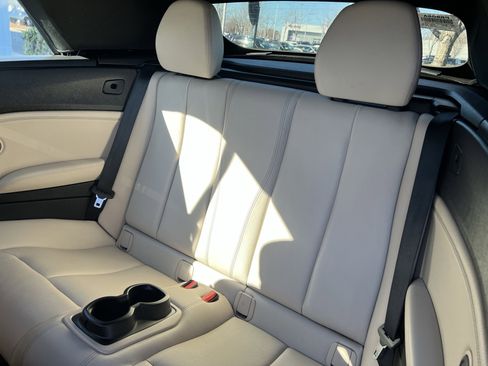 Used 2016 BMW M235i Convertible image 32