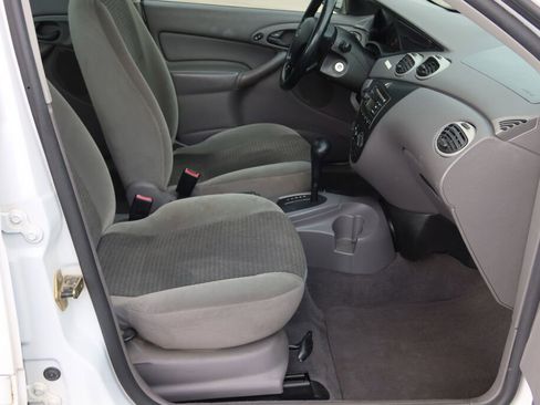 Used 2003 Ford Focus SE image 16