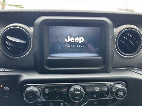 Used 2021 Jeep Wrangler Sport image 18