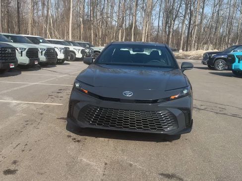 New 2026 Toyota Camry SE image 3