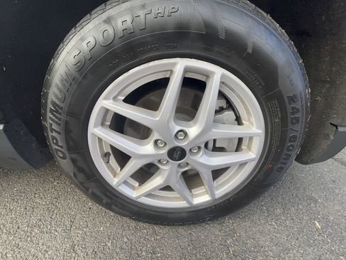 Used 2023 Ford Edge SEL image 11