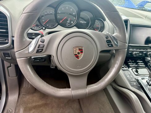 Used 2011 Porsche Cayenne AWD/4WD image 10
