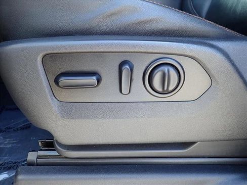 Used 2021 GMC Sierra 2500 AT4 AWD/4WD image 12