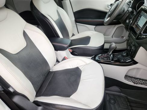 Used 2017 Jeep Compass Limited AWD/4WD image 13