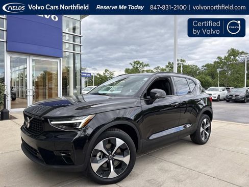 Certified 2026 Volvo XC40 B5 Plus AWD/4WD image 1