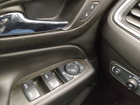 Used 2024 Chevrolet Equinox LT w/ LPO, Floor Liner Package AWD/4WD image 27