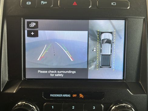 Used 2017 Ford F350 XLT w/ XLT Premium Package AWD/4WD image 13