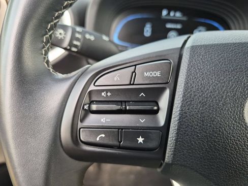 Used 2025 Hyundai Venue SEL FWD image 20