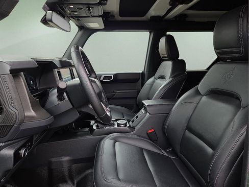 Used 2025 Ford Bronco Badlands image 14
