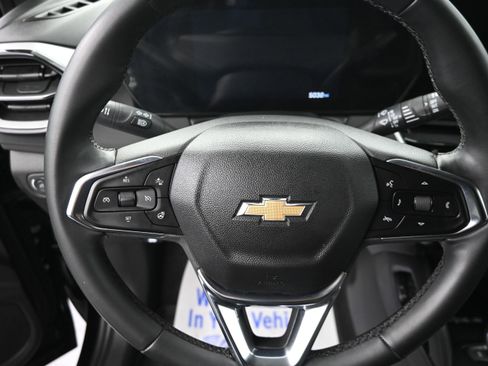 Used 2025 Chevrolet TrailBlazer LT w/ Convenience Package FWD image 11