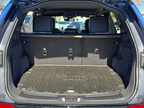 New 2025 Land Rover Discovery Sport Dynamic SE image 12