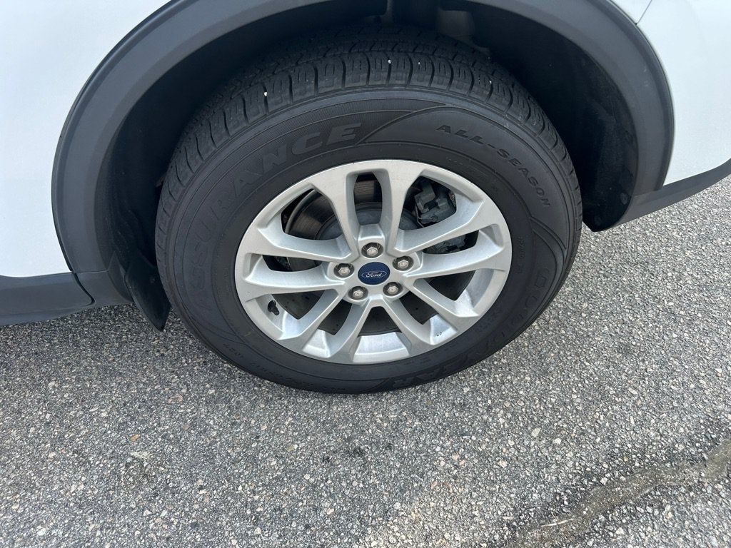 Used 2022 Ford Escape SE AWD/4WD image 9