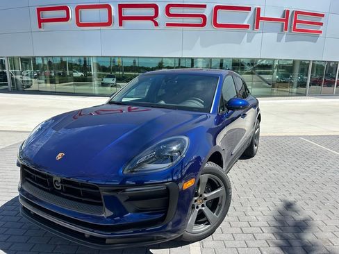 Used 2025 Porsche Macan AWD/4WD image 1