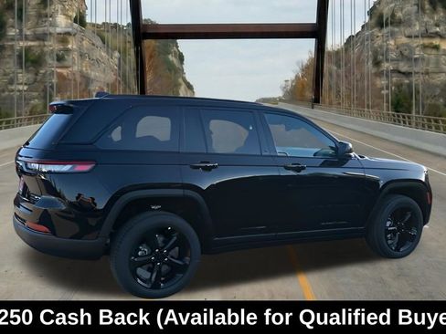 New 2025 Jeep Grand Cherokee Limited w/ Black Appearance Package RWD image 11