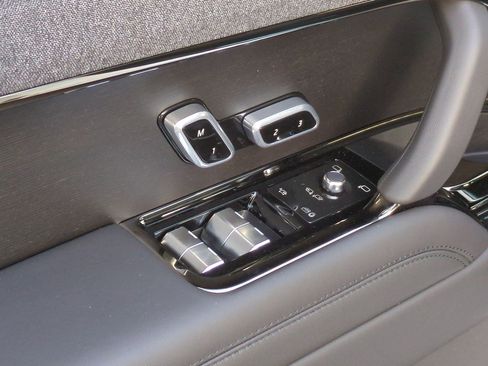 New 2025 Land Rover Range Rover Sport SE image 21