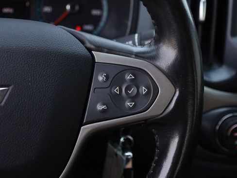 Used 2019 Chevrolet Colorado Z71 w/ Z71 Midnight Edition AWD/4WD image 10
