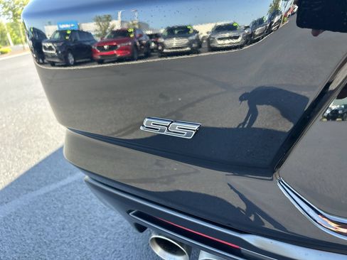 Used 2020 Chevrolet Camaro SS RWD image 10