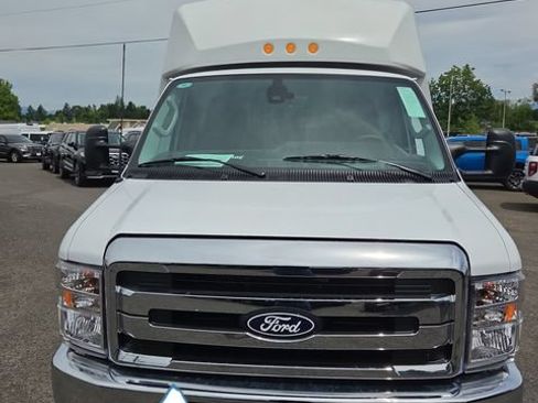 New 2027 Ford E-450 and Econoline 450 Super Duty w/ Power Equipment Group RWD image 2