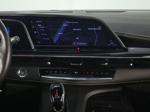 Used 2024 Cadillac Escalade ESV V image 28