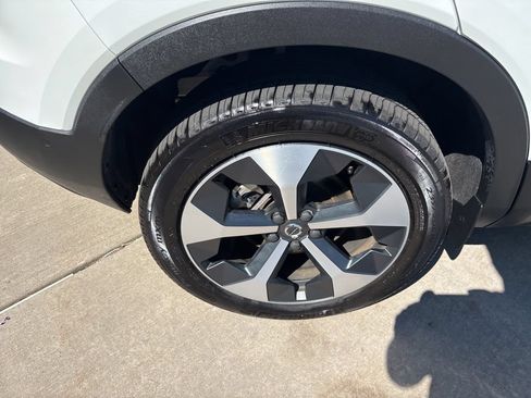 Certified 2026 Volvo XC40 B5 Plus AWD/4WD image 13