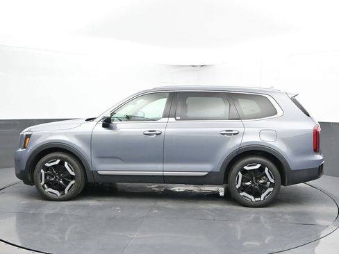 Used 2025 Kia Telluride S image 8