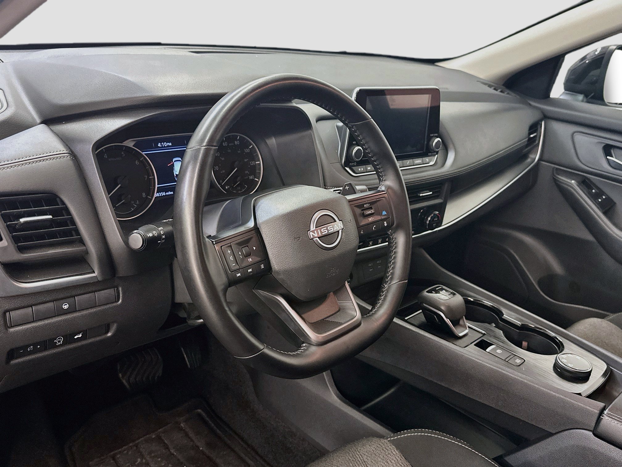 Used 2025 Nissan Rogue SV AWD/4WD image 18
