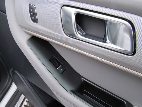 New 2026 Ford Explorer Active w/ Active Comfort Package image 52