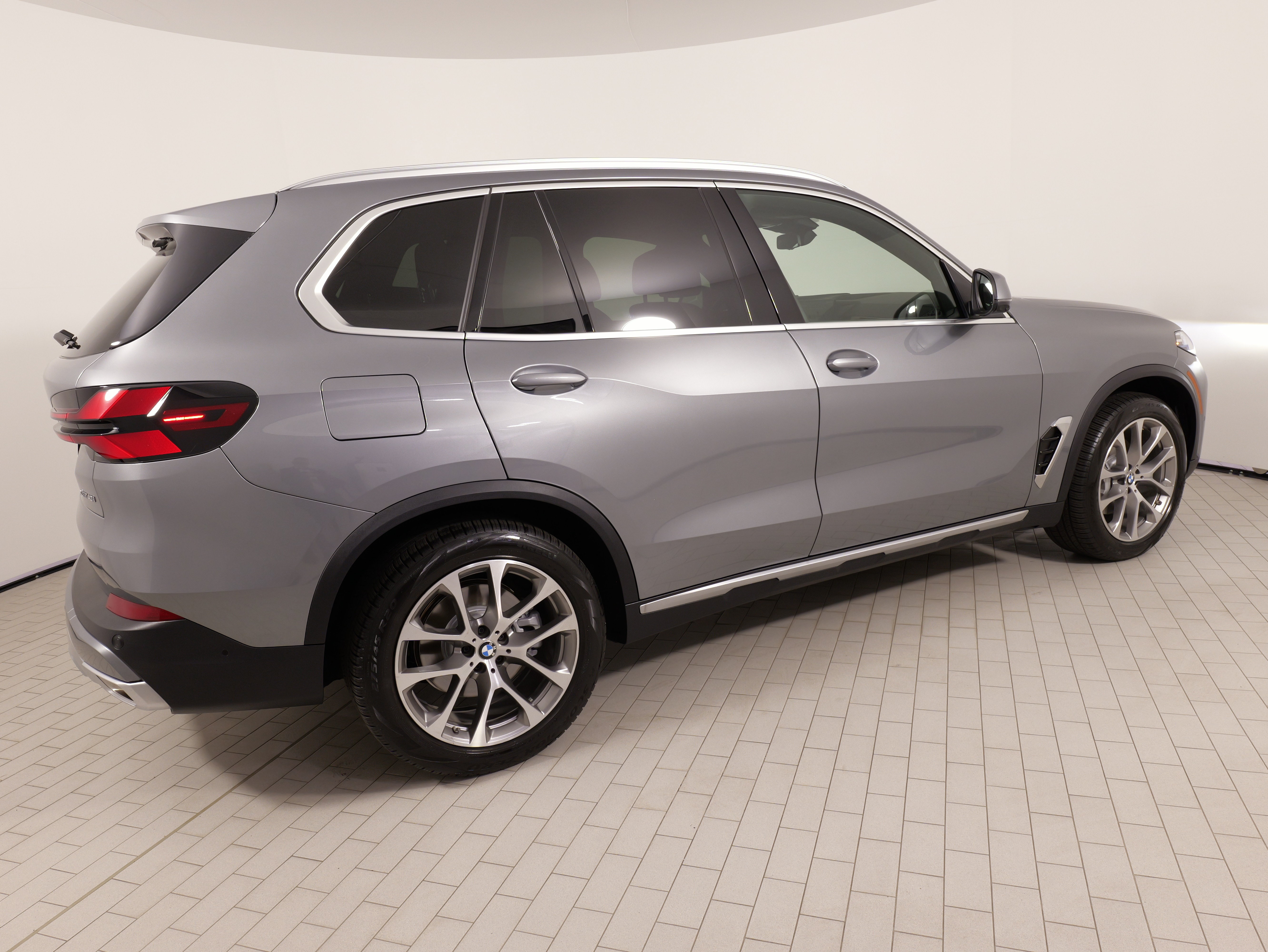 Used 2026 BMW X5 xDrive40i AWD/4WD image 10