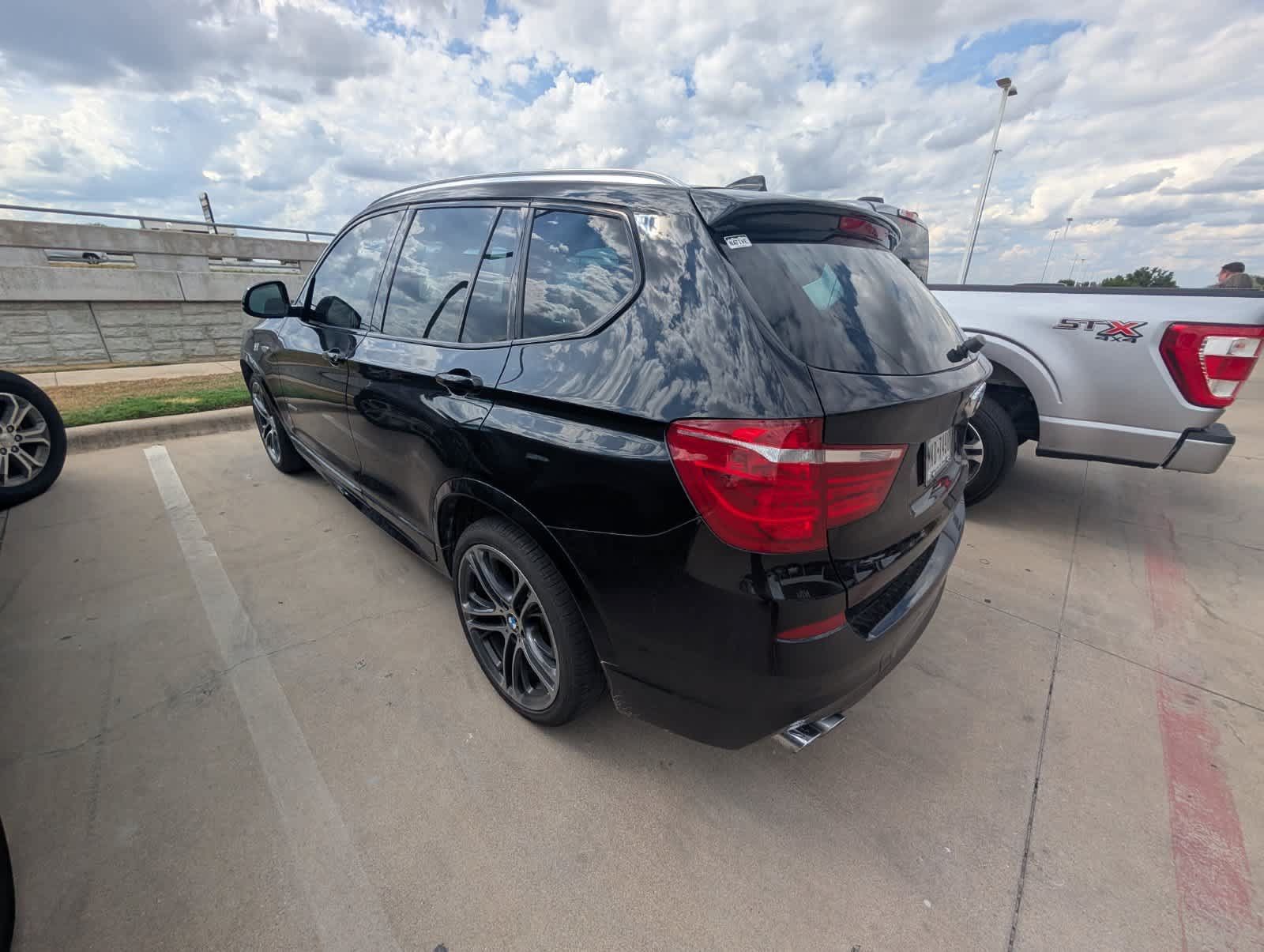 Used 2017 BMW X3 sDrive28i RWD image 3