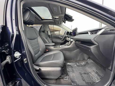 Used 2023 Toyota RAV4 XLE Premium image 26