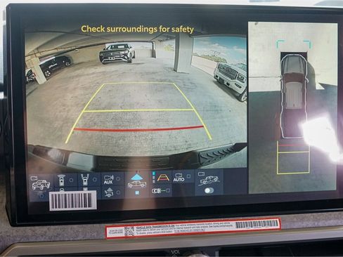 Used 2025 Toyota Tacoma TRD Sport w/ Tow Tech Package image 12