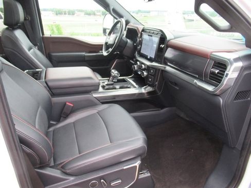 Used 2022 Ford F150 Lariat w/ Equipment Group 502A High image 12