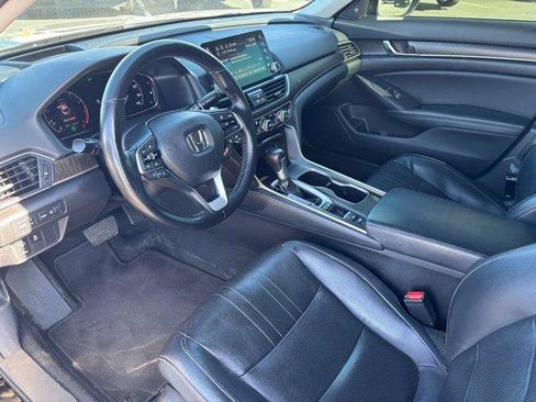Used 2018 Honda Accord Touring image 18