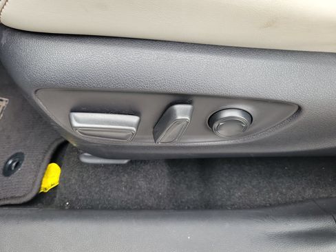 Used 2019 Toyota RAV4 XLE Premium w/ Cold Weather Package FWD image 18