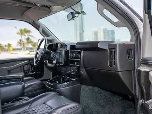 Used 2022 GMC Savana 2500 Extended RWD image 20