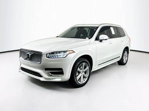 Used 2024 Volvo XC90 B5 Core AWD/4WD image 3