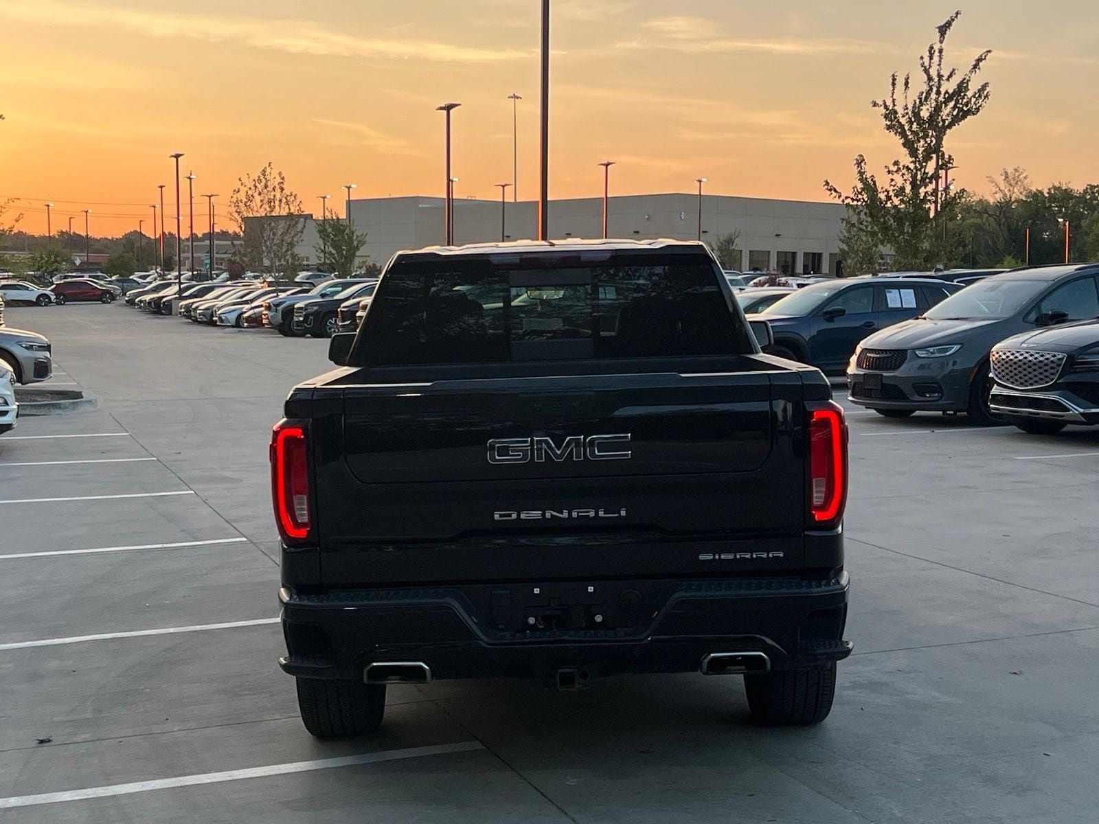 Used 2024 GMC Sierra 1500 Denali Ultimate AWD/4WD image 11