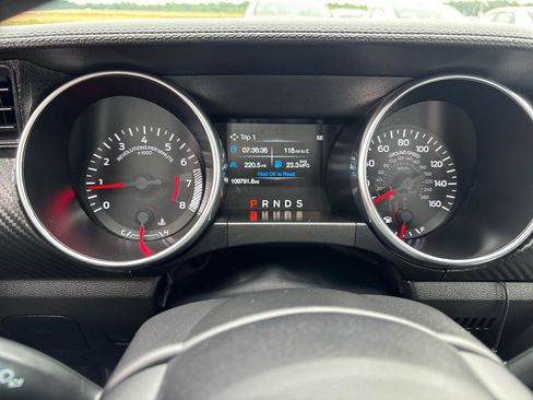 Used 2018 Ford Mustang Coupe RWD image 14