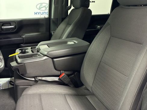 Used 2025 Chevrolet Silverado 2500 Custom w/ Custom Value Package image 12