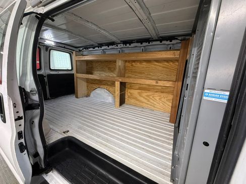 Used 2018 Chevrolet Express 2500 w/ Driver Convenience Package RWD image 26