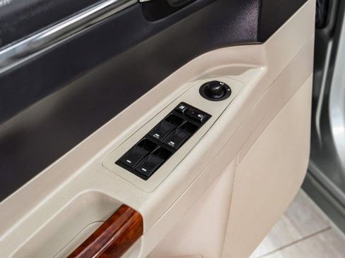 Used 2006 Chrysler 300 Touring image 40