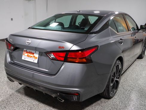 Used 2024 Nissan Altima 2.5 SR FWD image 7