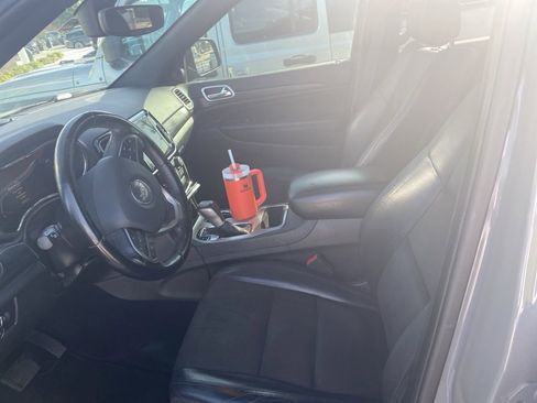 Used 2020 Jeep Grand Cherokee Altitude image 4