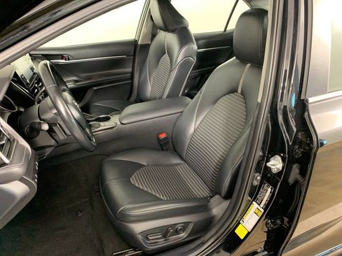 Used 2023 Toyota Camry SE image 18